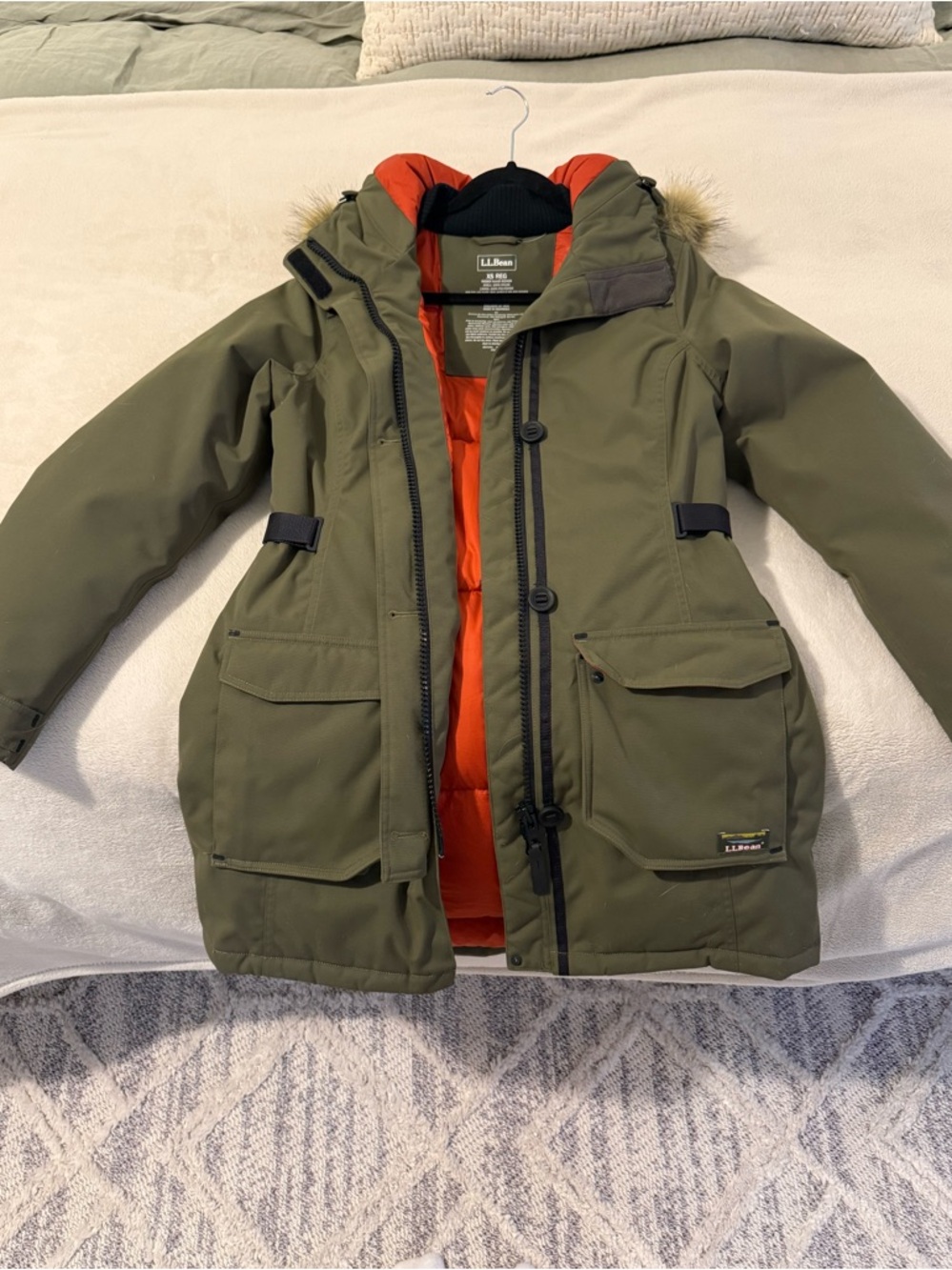 L.L. Bean Women's Green Maine Mountain Parka with Removable Faux Fur Hood - Picture 2 of 6